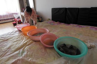 乐昌楼上漏水，住户失联，小区没物管，业主维权难！律师来支招……